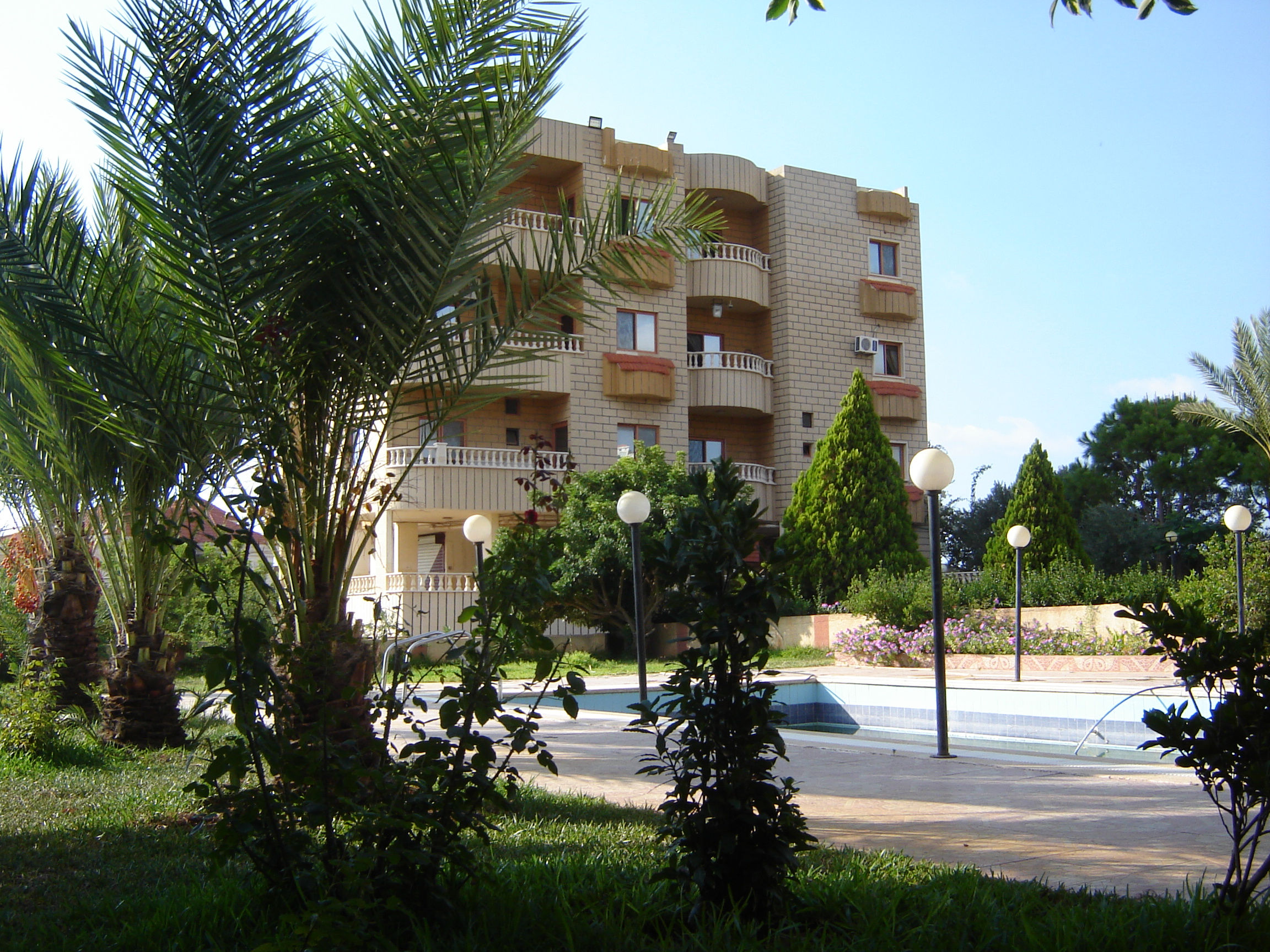 The top floor apartment / classroom
